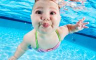 Hilarious Baby Selfies 7 Background Wallpaper